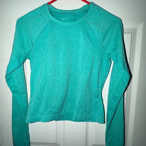 Women's Figs Salta Cropped Longsleeve Underscrub in Surgical Green - Picture 1 of 8